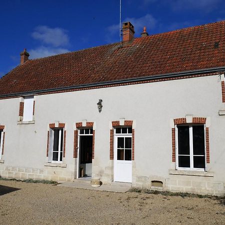 Gite Champetre A Mareau-Aux-Pres: Terrasse, Jardin, Et Confort Pour 6 Personnes - Fr-1-590-140 Exterior photo