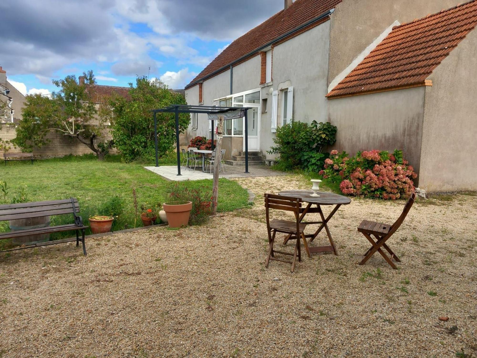 Gite Champetre A Mareau-Aux-Pres: Terrasse, Jardin, Et Confort Pour 6 Personnes - Fr-1-590-140 Exterior photo